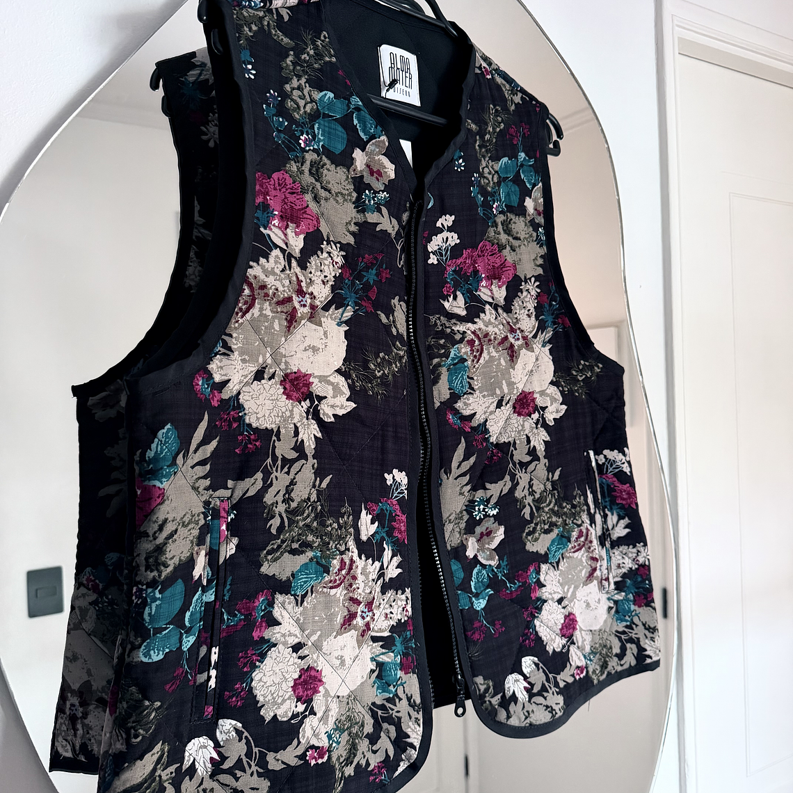 CHAQUETA SIN MANGAS  1