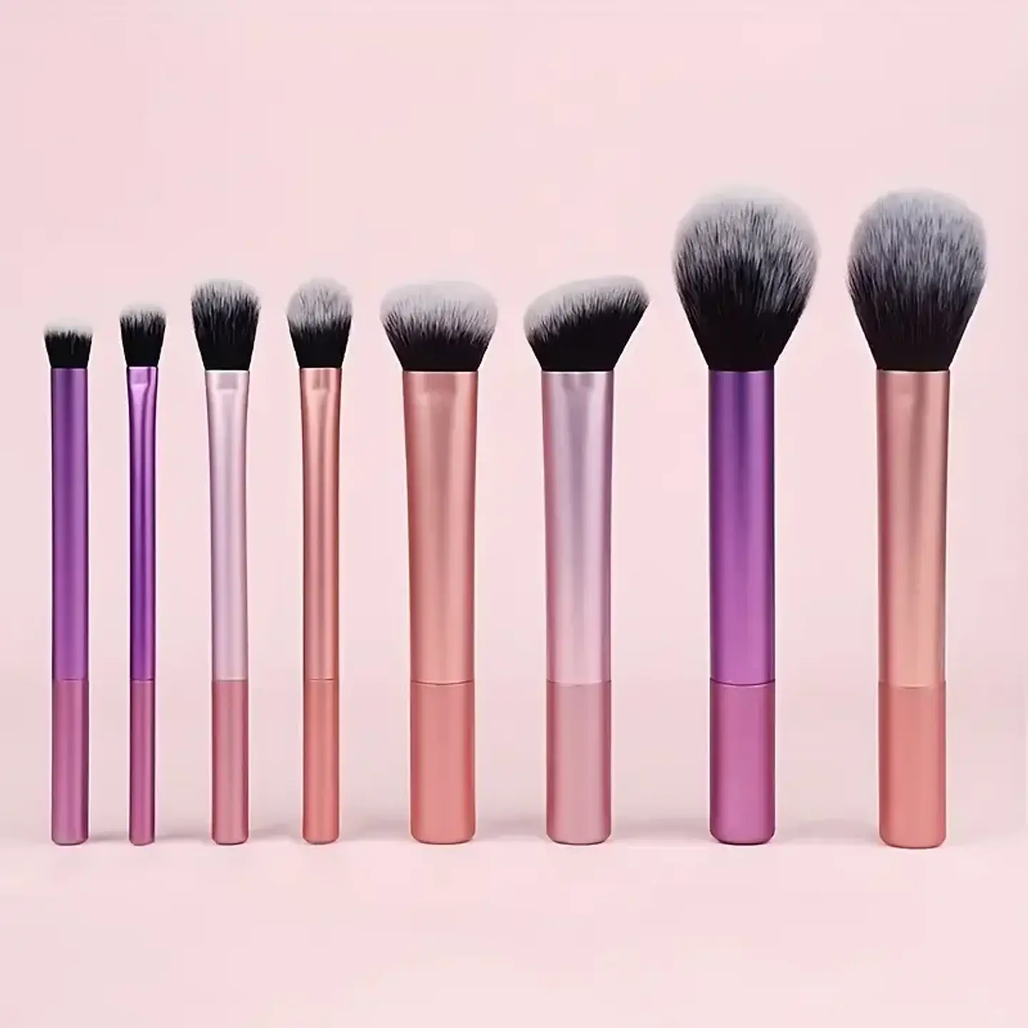 Set de 8 brochas de maquillaje | ALMENDRA 1