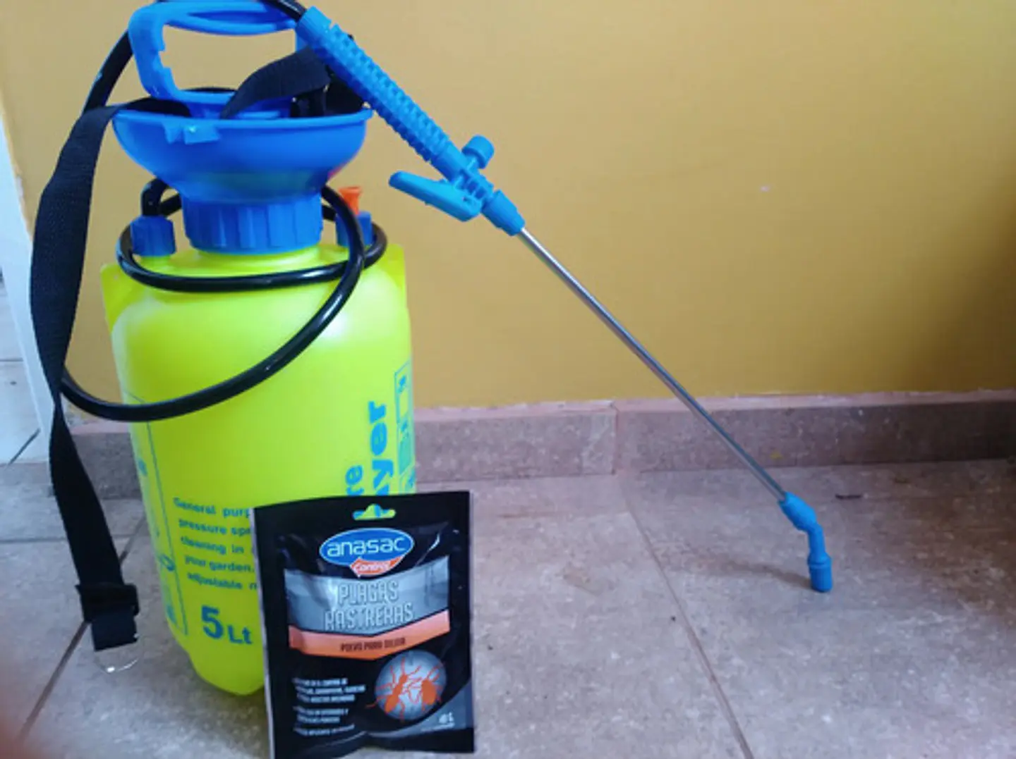 Plagas Rastreras Anasac + Pulverizador A Presion 5 Litros 3