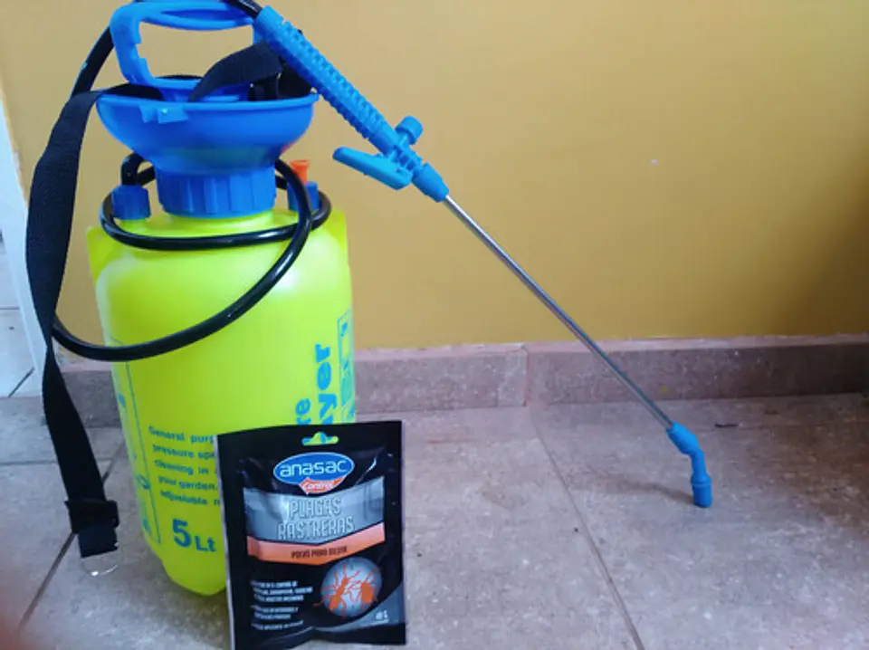 Plagas Rastreras Anasac + Pulverizador A Presion 5 Litros 3