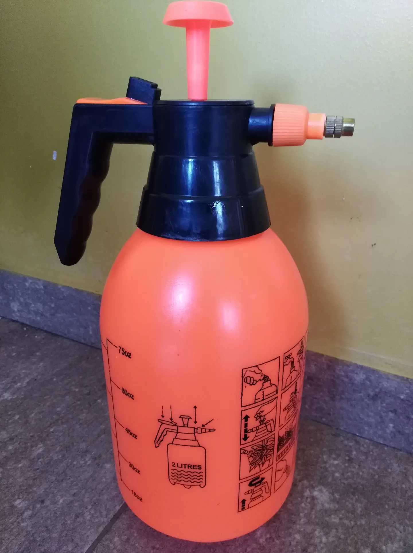 Pulverizador Manual 2l Genérica Compresión Previa 1