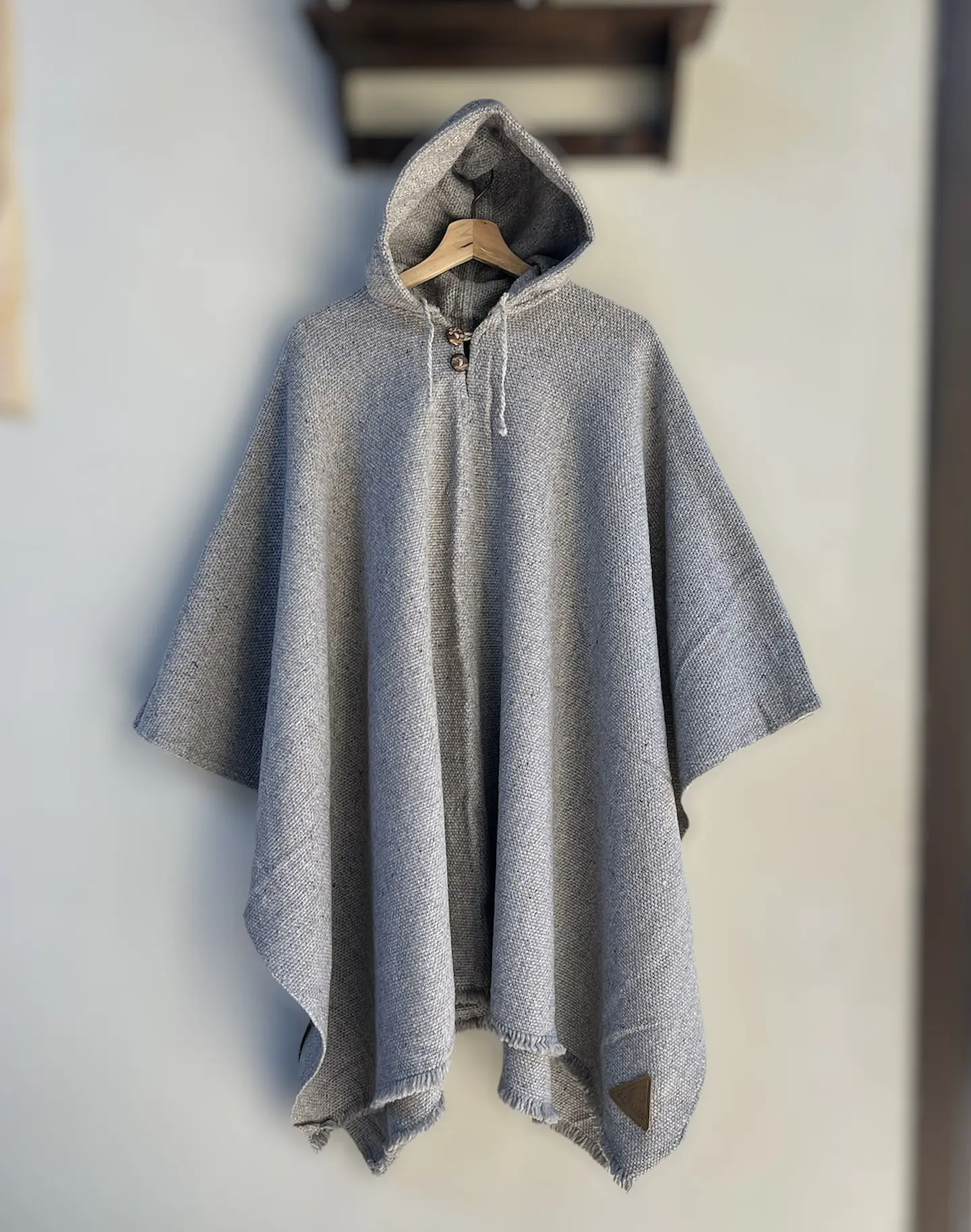 Poncho Premium Gris Perla 1