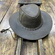 Cuero y sombreros