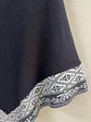Poncho Tres Puntas Black - thumbnail 3