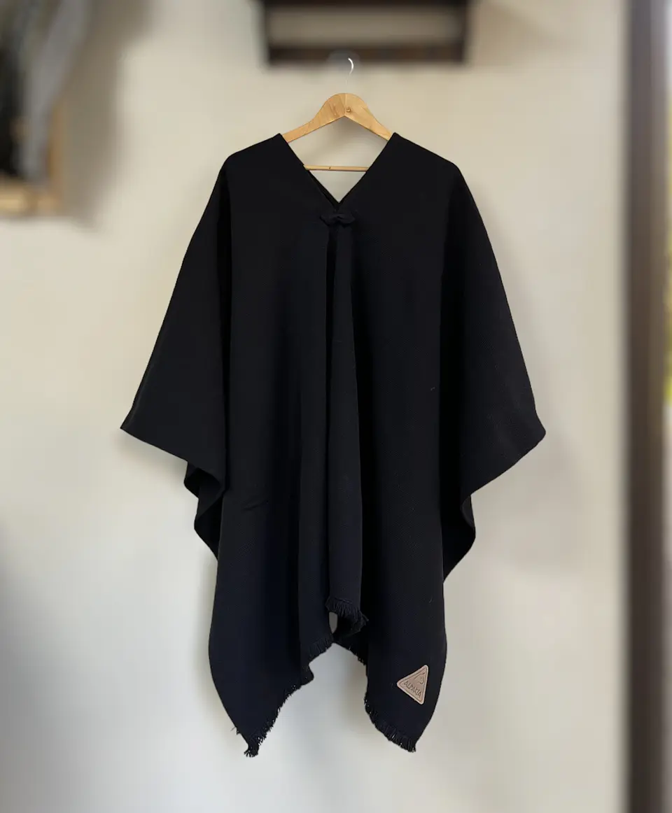 Poncho Exclusivo Full Negro 1