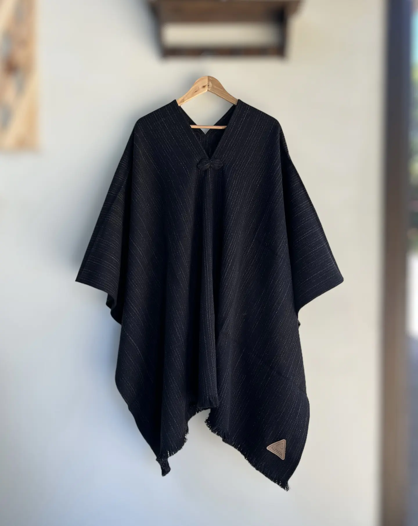 Poncho Golden Premium Black 1