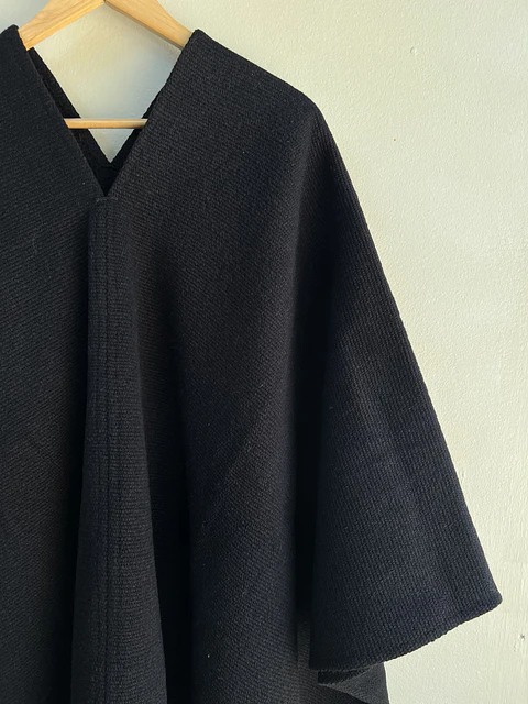 Poncho Golden Premium Black