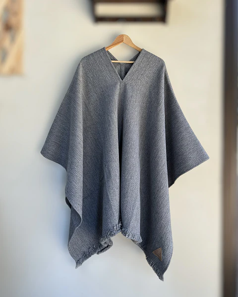 Poncho Golden Premium Gris