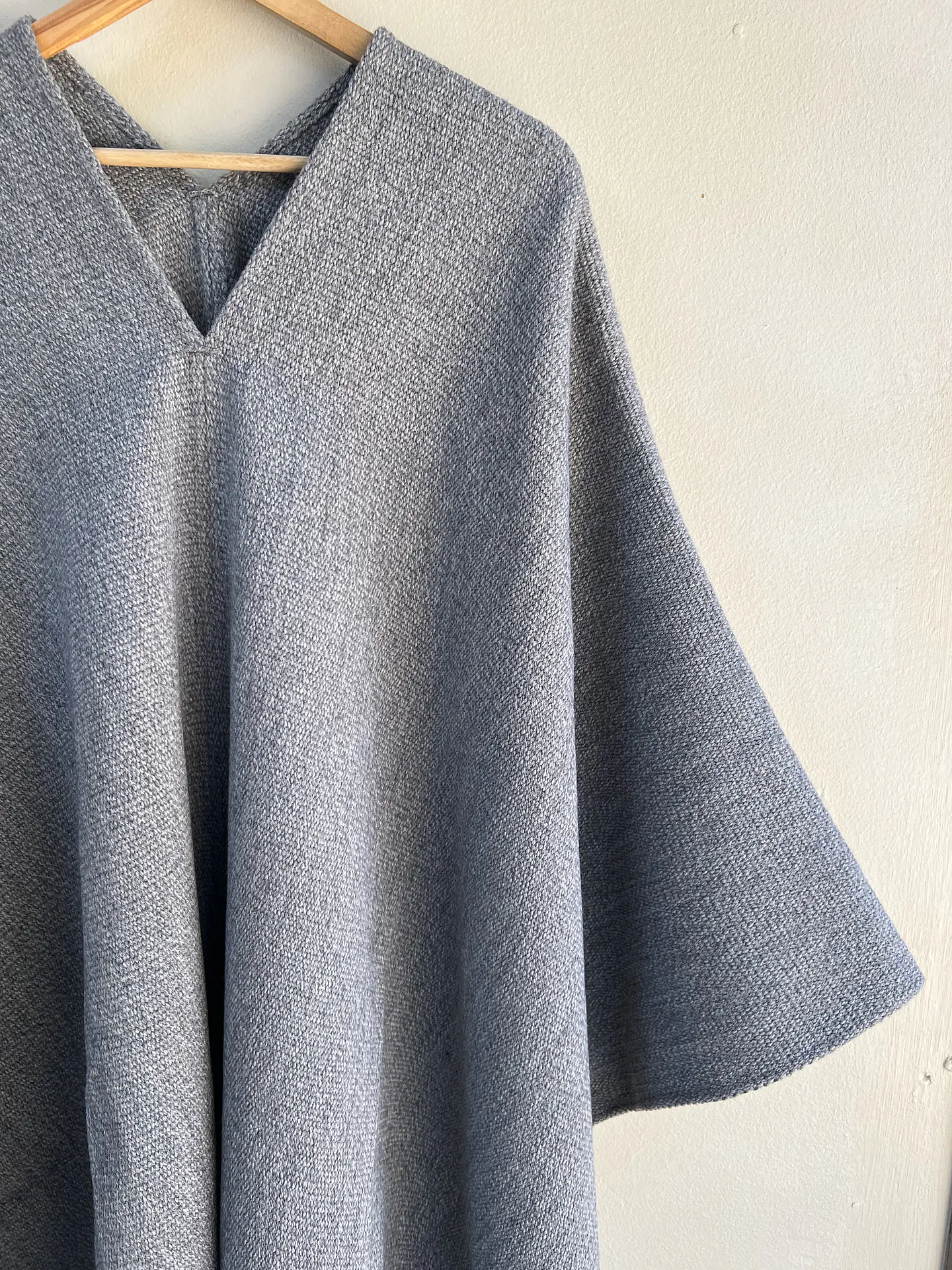 Poncho Golden Premium Gris 3