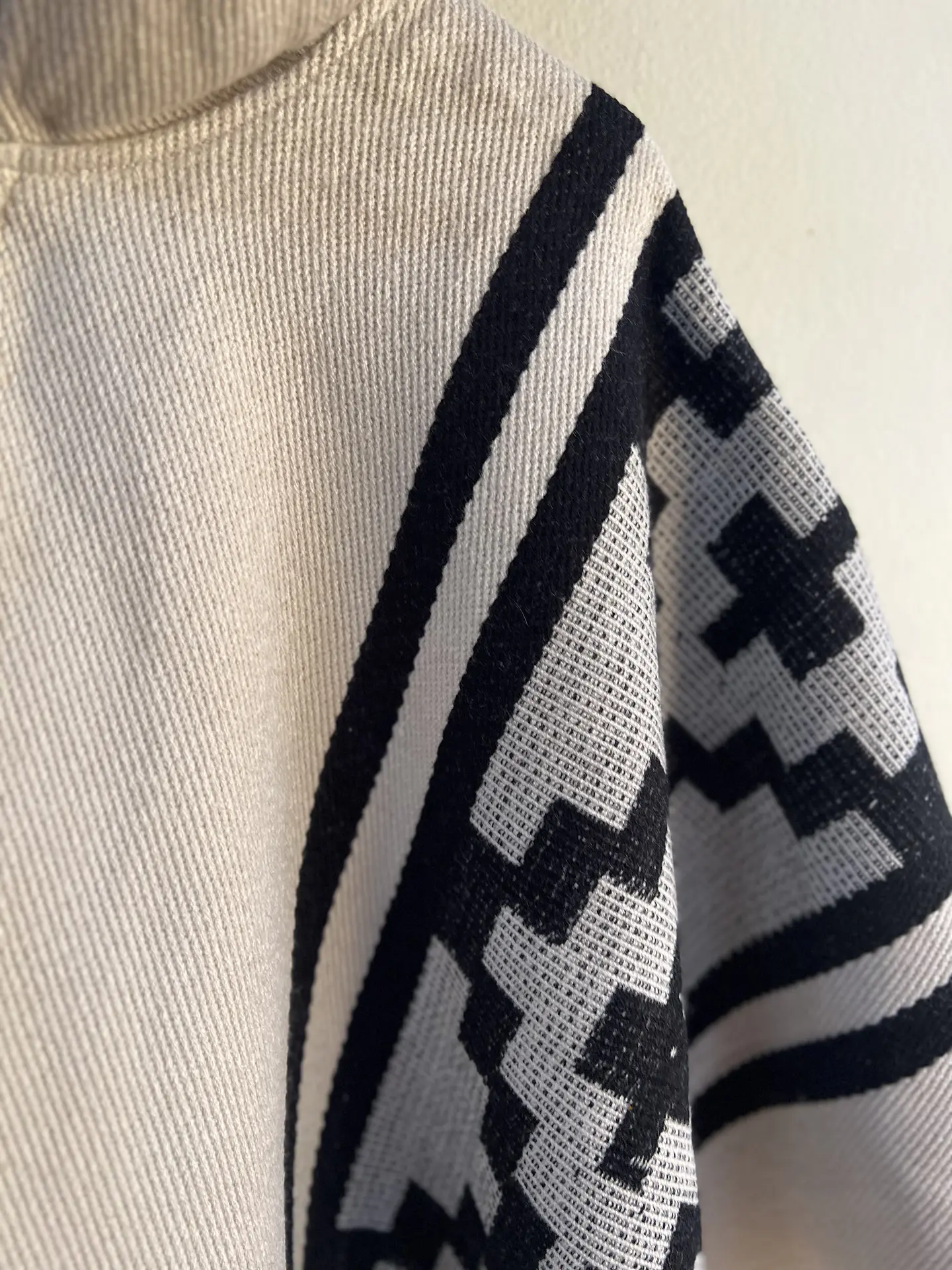 Poncho Araucano Blanco 2