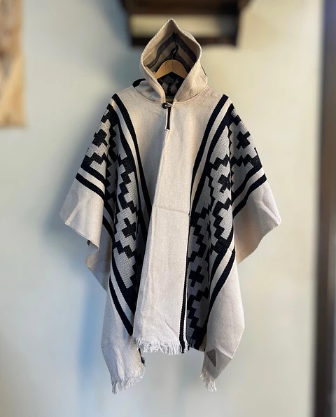 Poncho Araucano Blanco