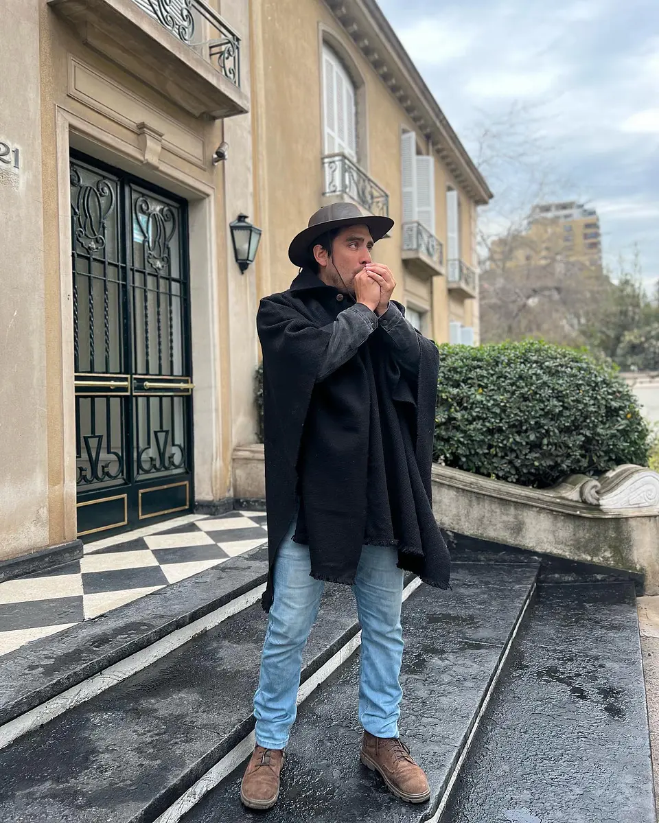 Poncho Premium Negro Castilla 3