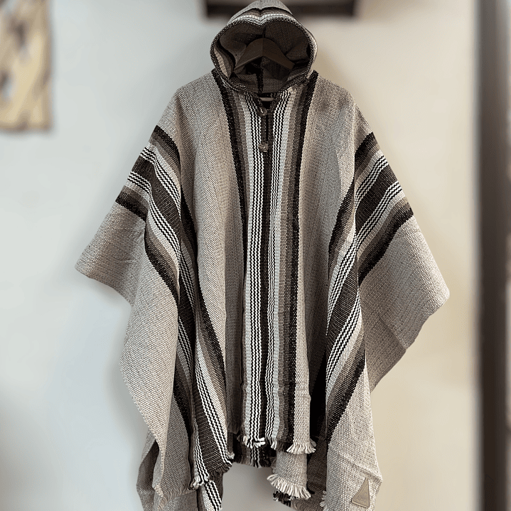 Poncho Premium Gris Raya 1