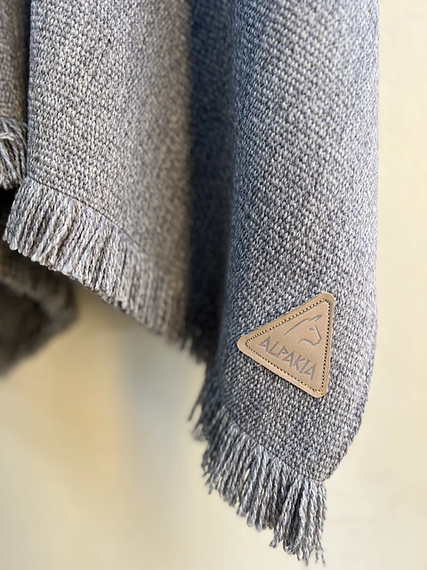 Poncho Golden Premium Gris Perla Capucha