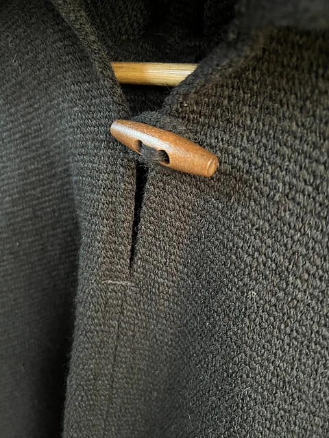 Poncho Golden Premium Black Capucha