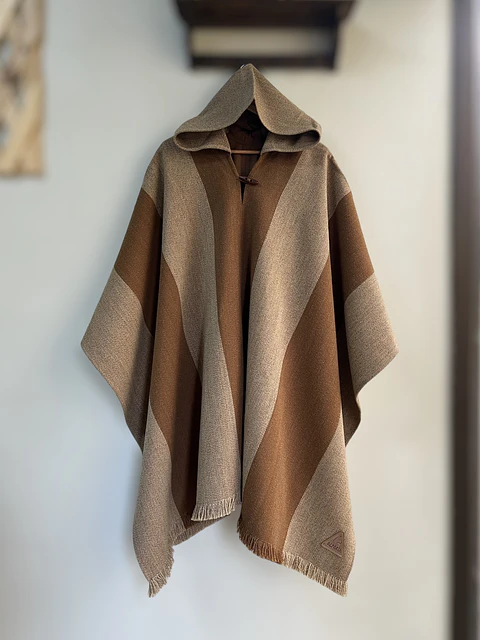 Poncho Exclusivo Café Rayas