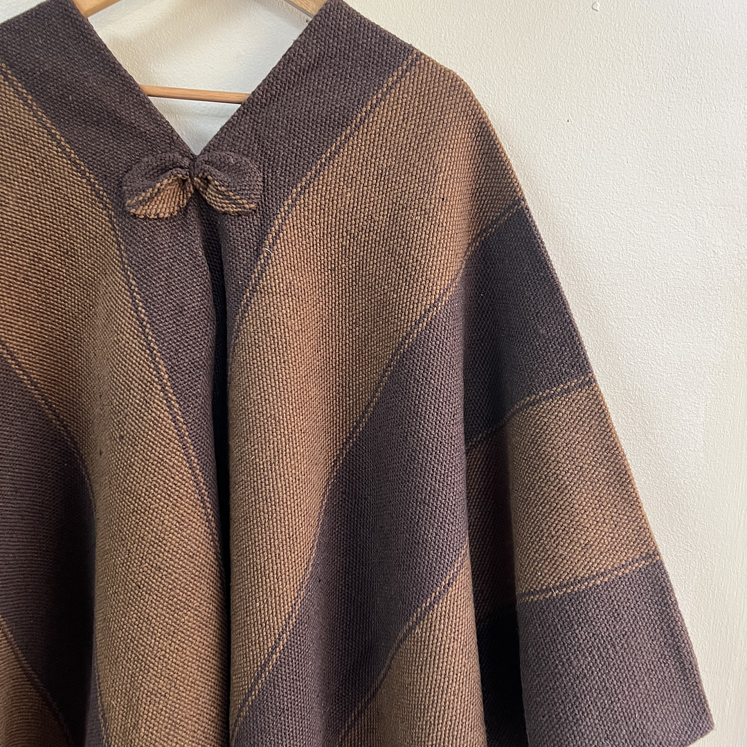 Poncho Premium Traeicional Rayas Café 2