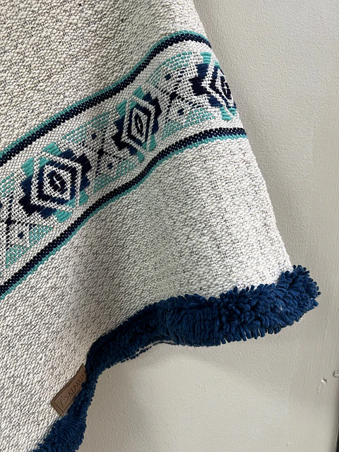 Poncho Tres Puntas Invierno