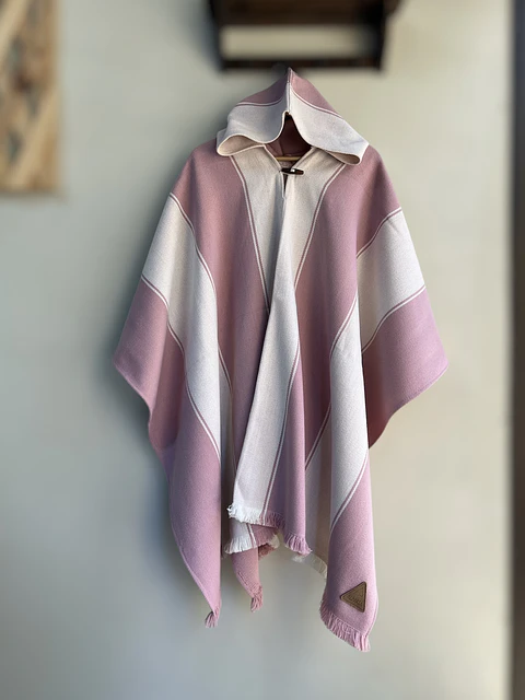 Poncho Exclusivo Palo Rosa & Blanco