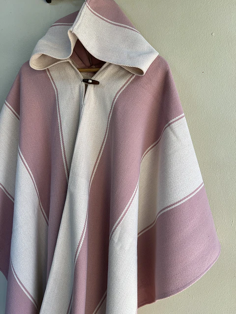 Poncho Exclusivo Palo Rosa & Blanco