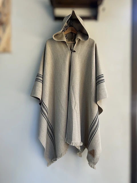 Poncho Exclusivo Beige