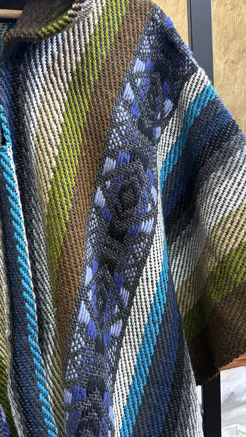 Poncho Amazona Capucha