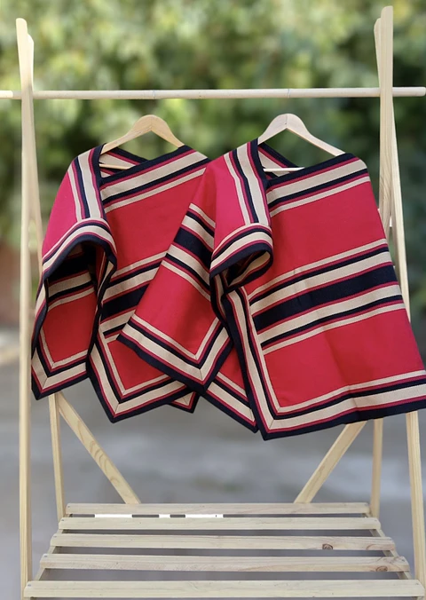 Manta Corralera de Hilo Roja