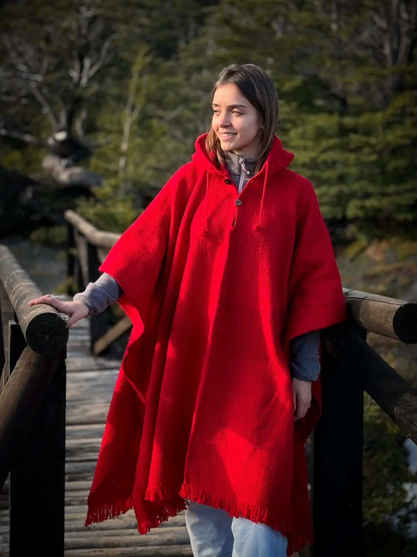 Poncho Capucha Rojo 2