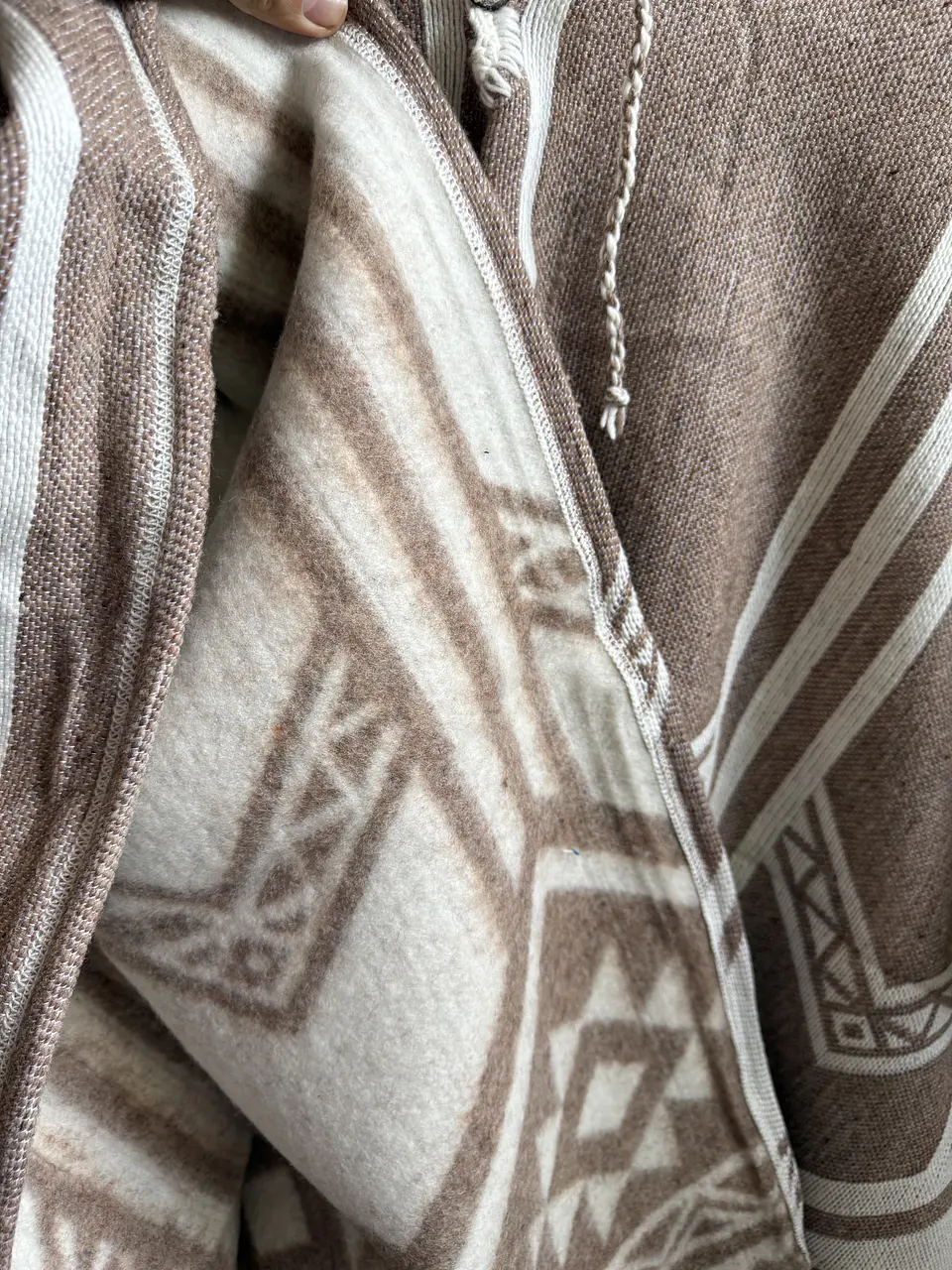 Poncho Telar Invierno Beige  4