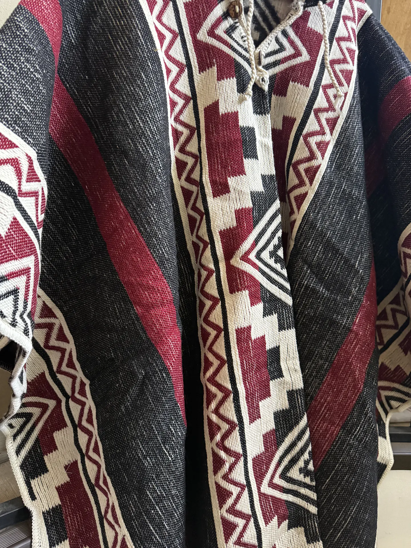 Poncho Telar Cherry 2