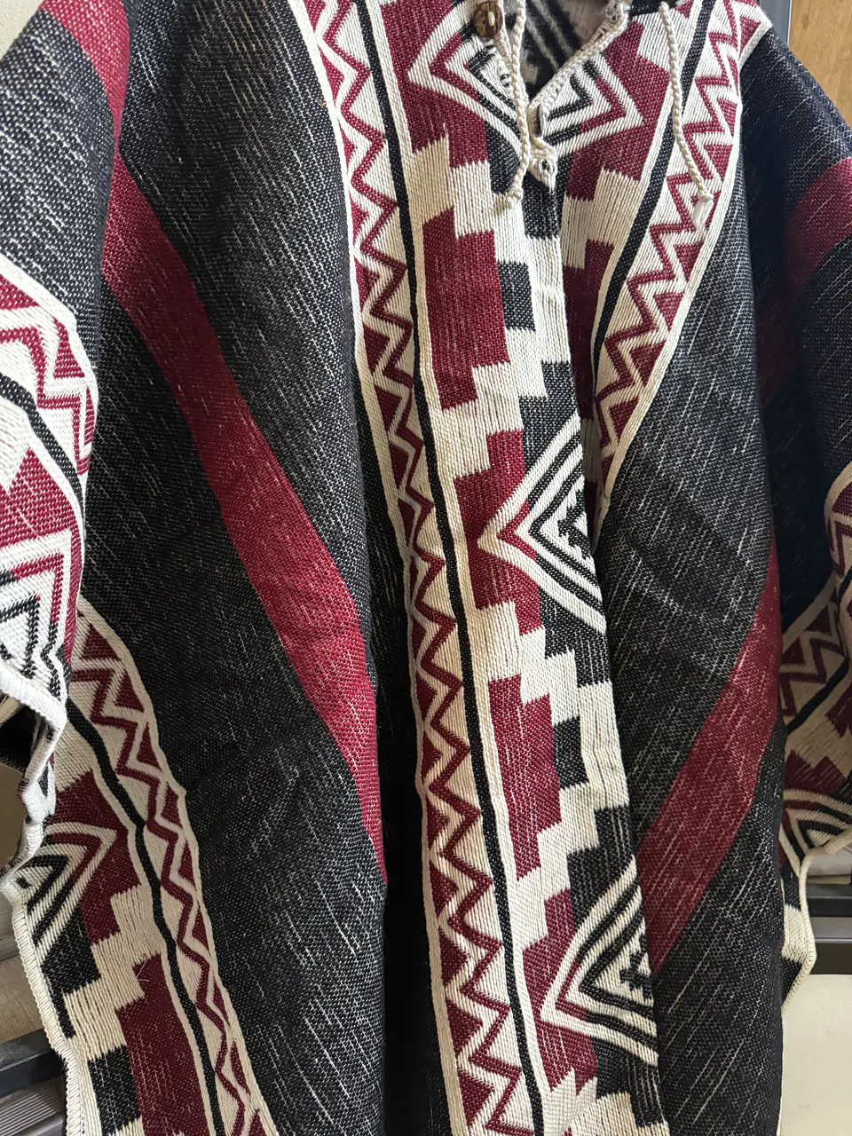 Poncho Telar Cherry 2