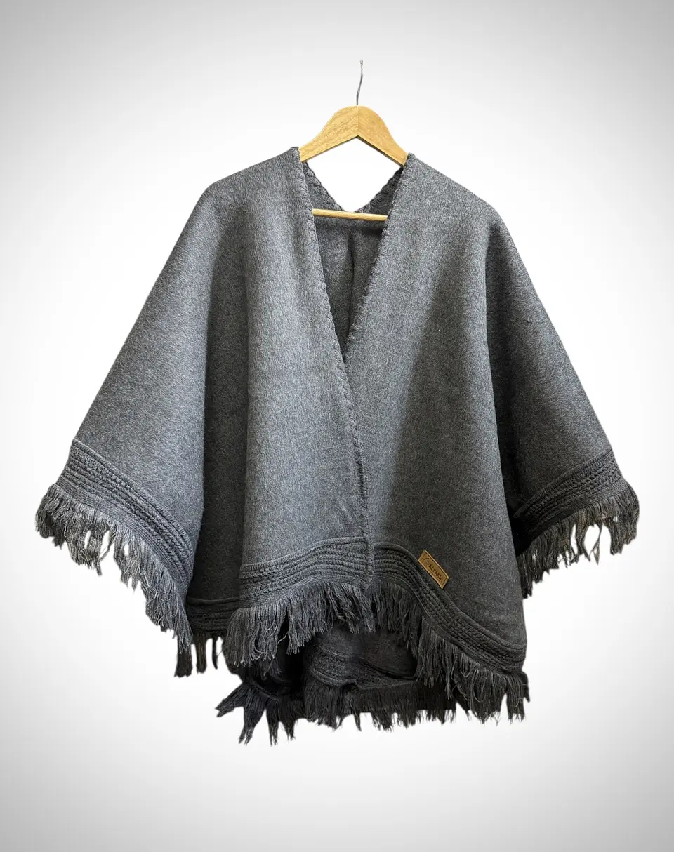 Ruana Alpakia gris 1