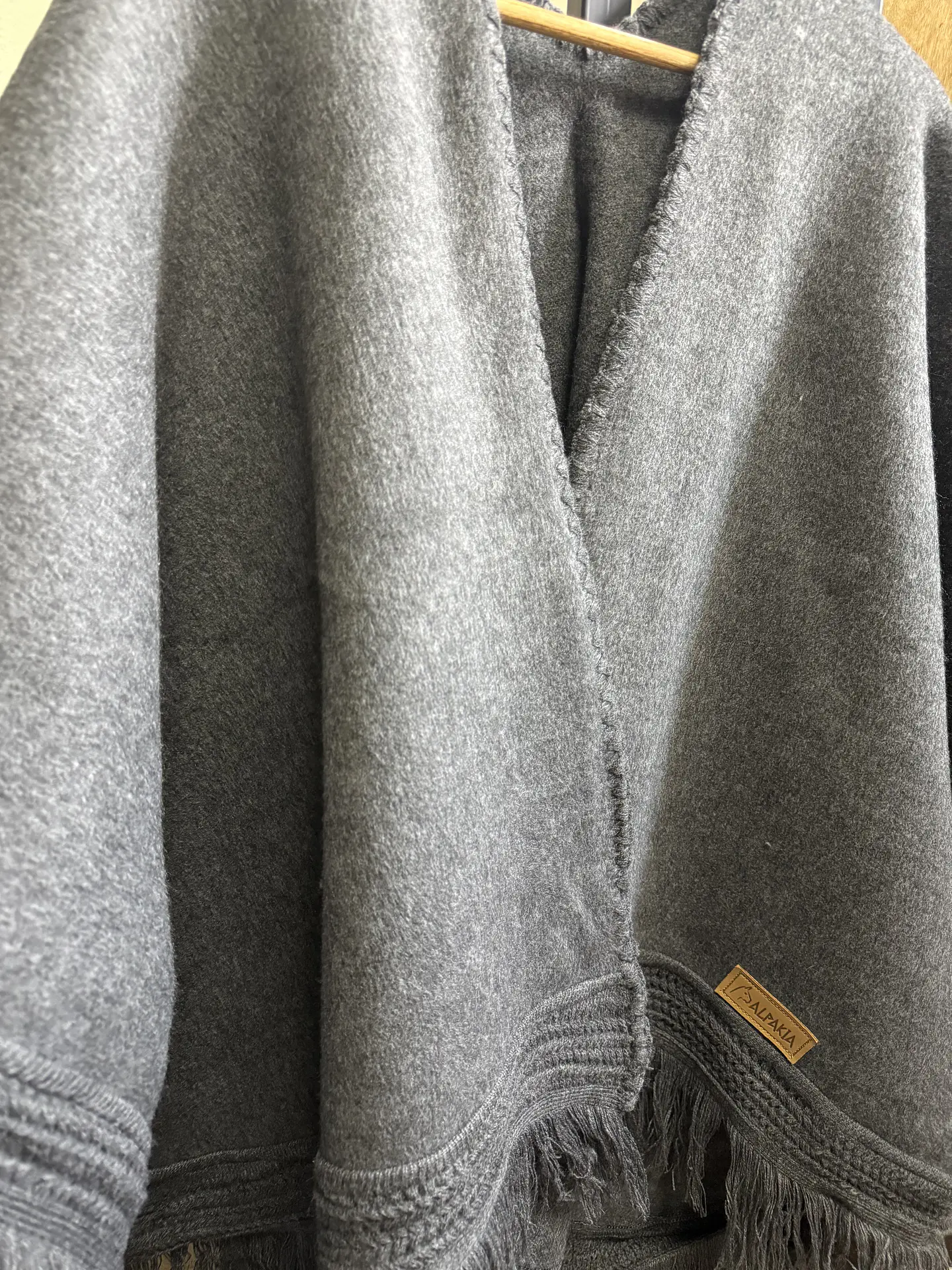 Ruana Alpakia gris 2