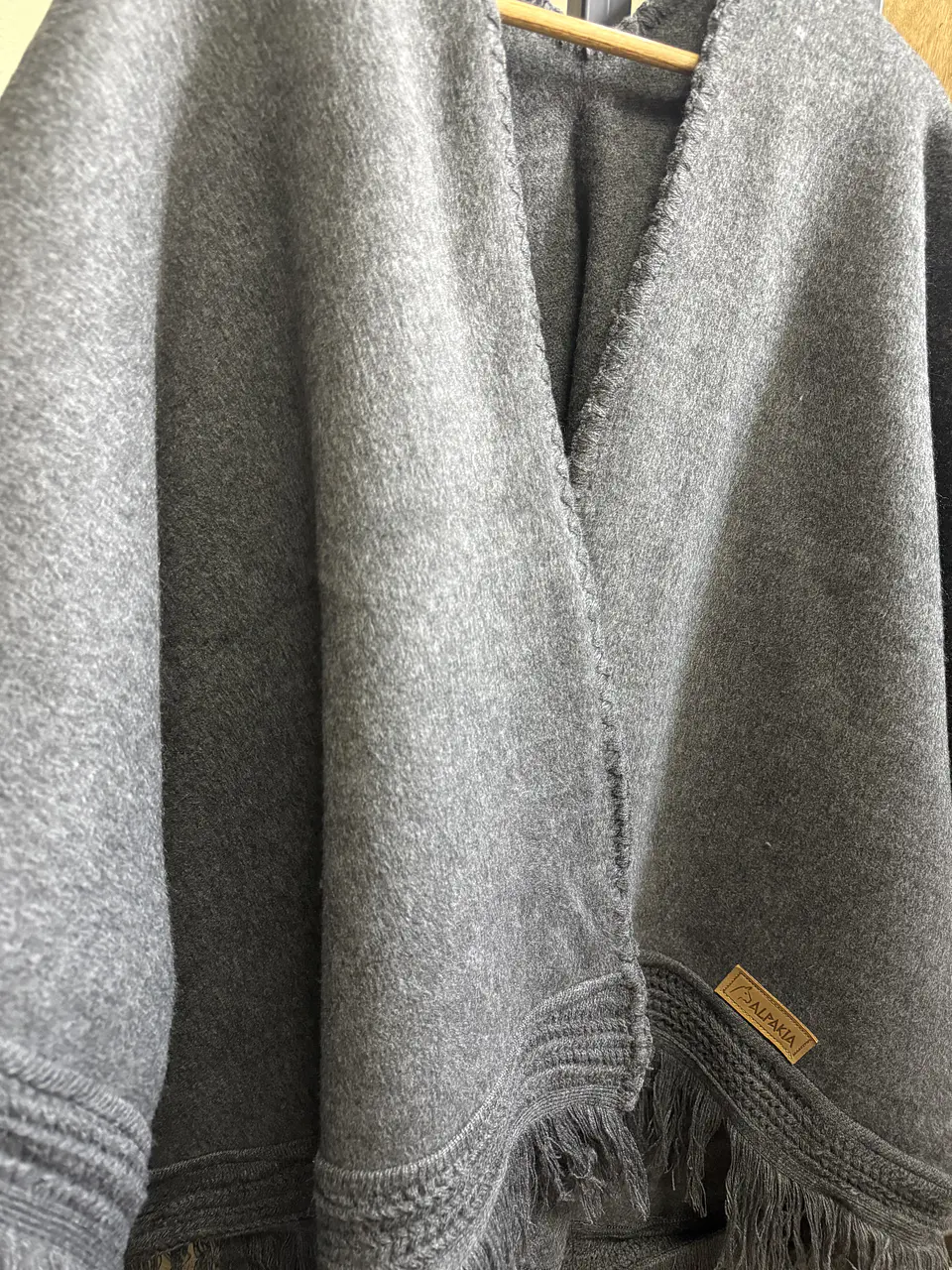 Ruana Alpakia gris 2