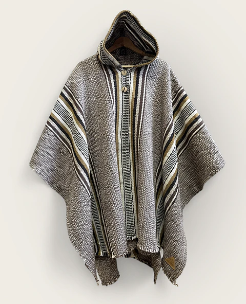 Poncho Lana torcida Raya