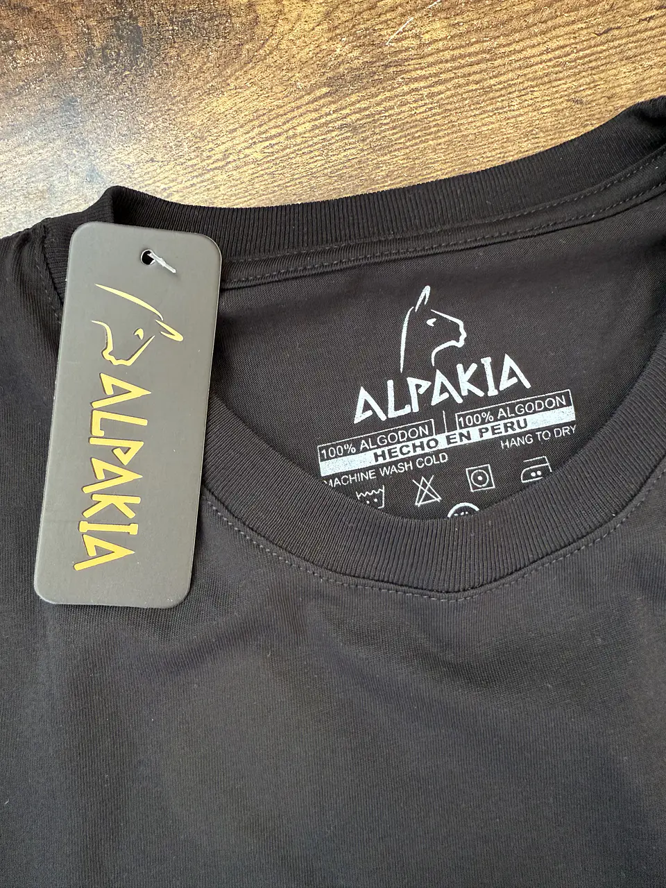 Polera Alpakia Negra 6