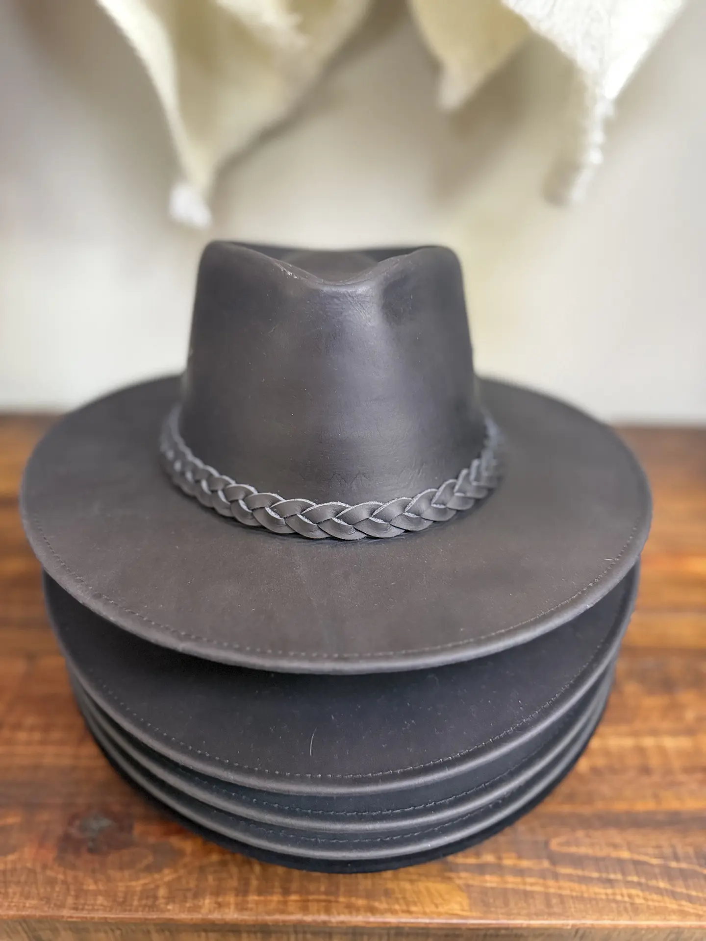 Sombrero Australiano Cuero Negro 1