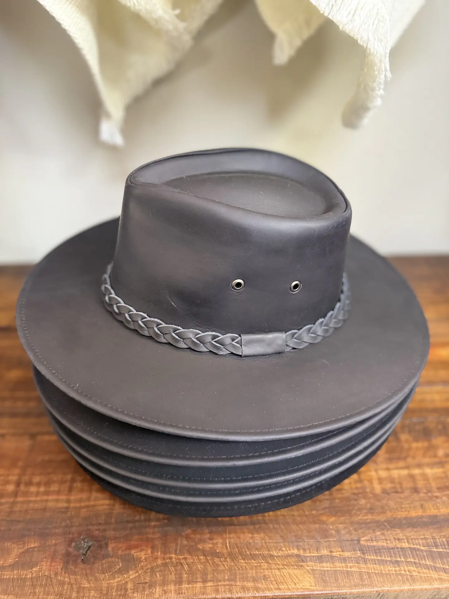 Sombrero Australiano Cuero Negro 3