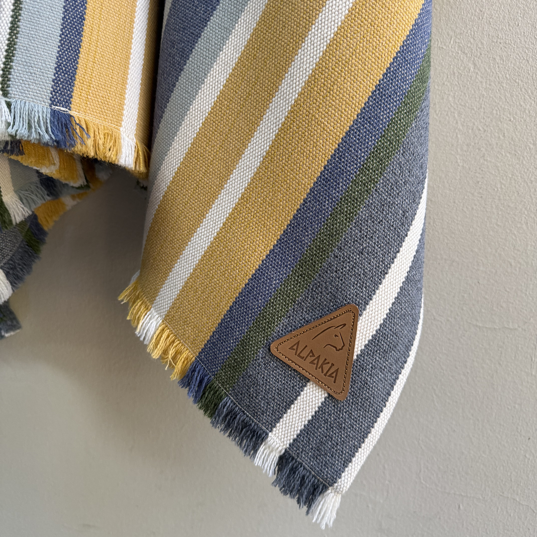 Poncho Exclusivo Gold 3