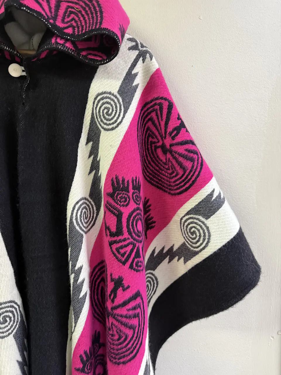 Poncho Tribal Fuccia 3