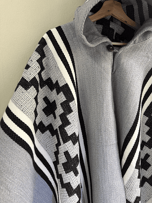 Poncho Araucano Gris