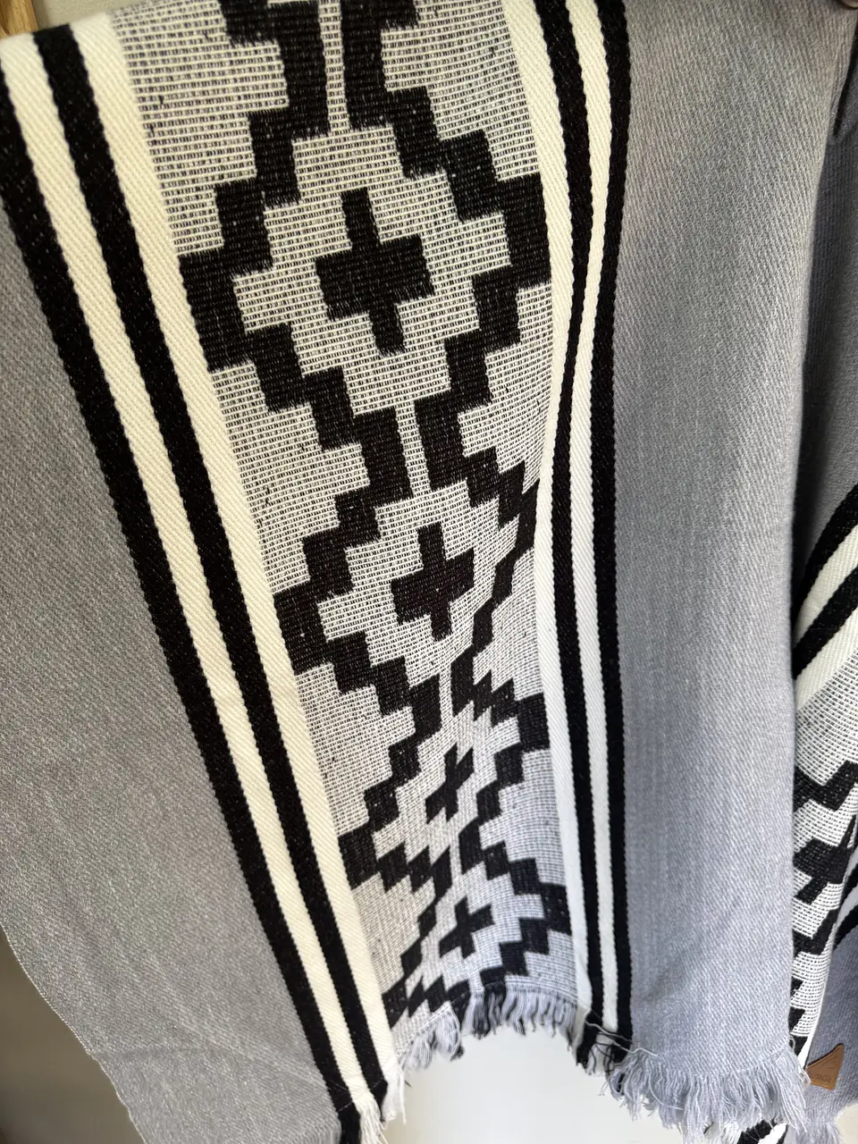 Poncho Araucano Gris 4