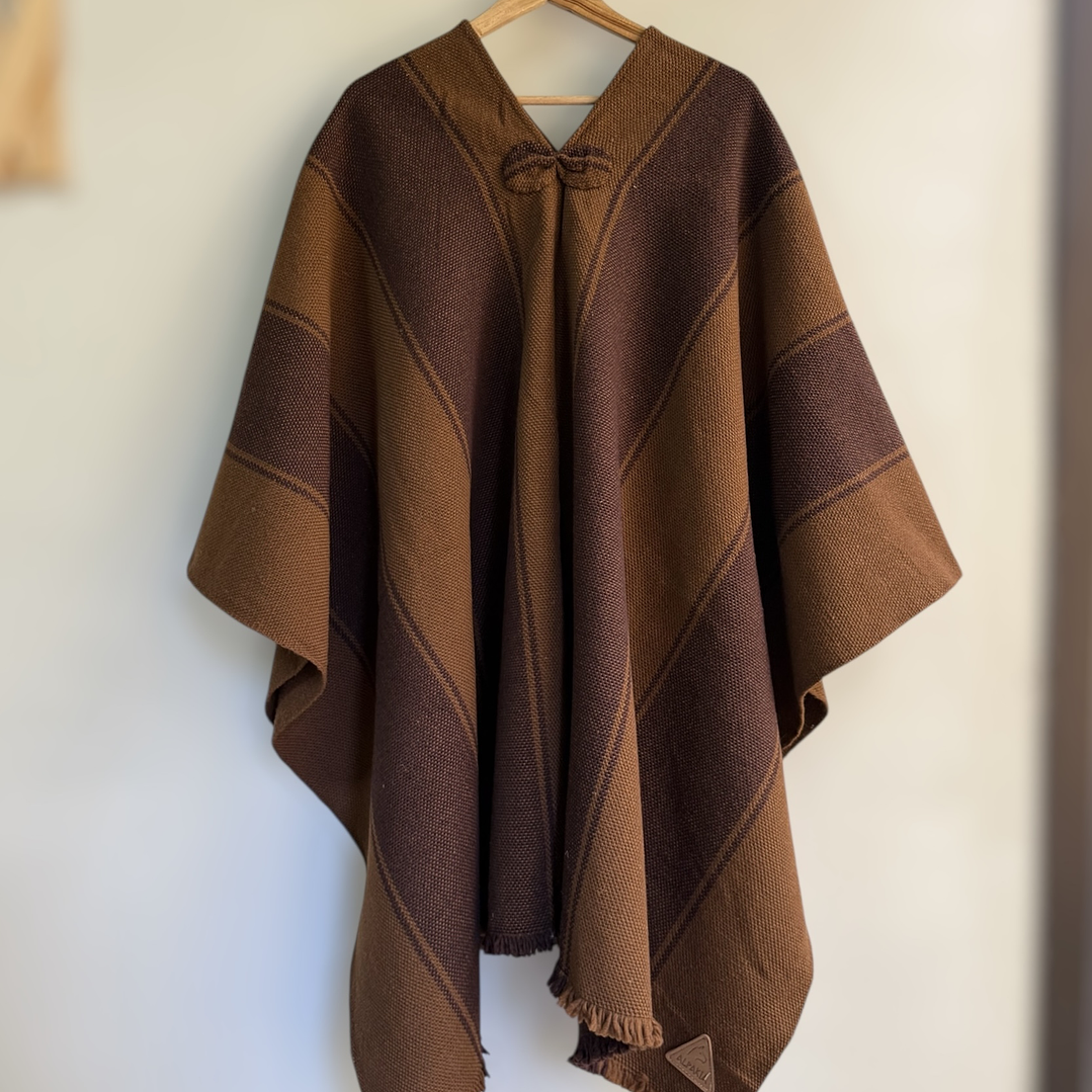Poncho Tradicional Cafe Rayas 1