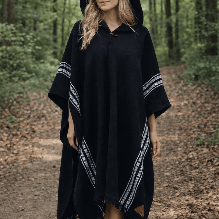 Poncho Exclusivo Negro Raya 2
