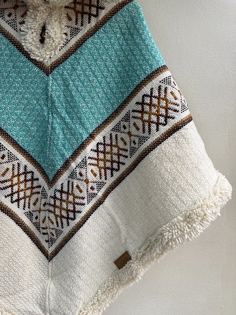 Poncho Tres Puntas Calipso