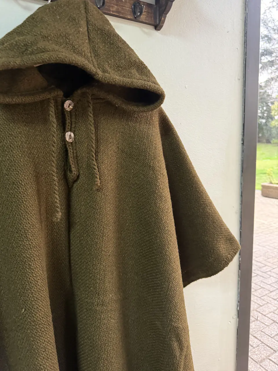 Poncho Capucha Verde Musgo 2
