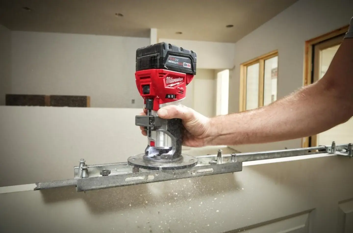 Milwaukee Router M18 Fuel Modelo 2723-20  6