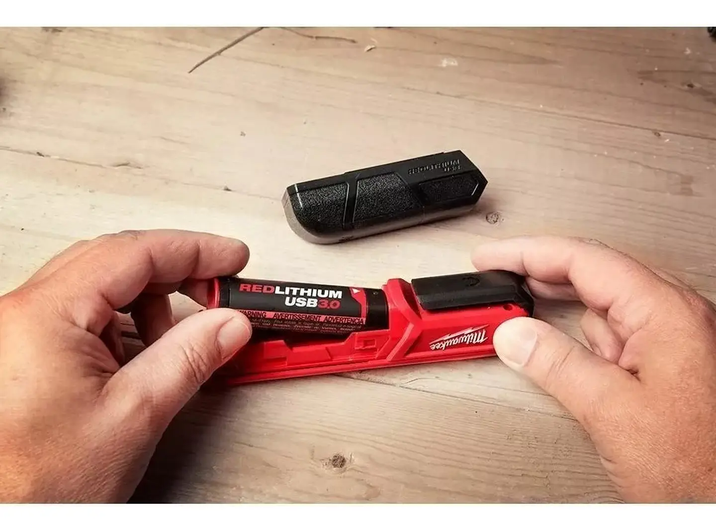 Batería Redlithium Usb 3.0ah Milwaukee 48-11-2131 5