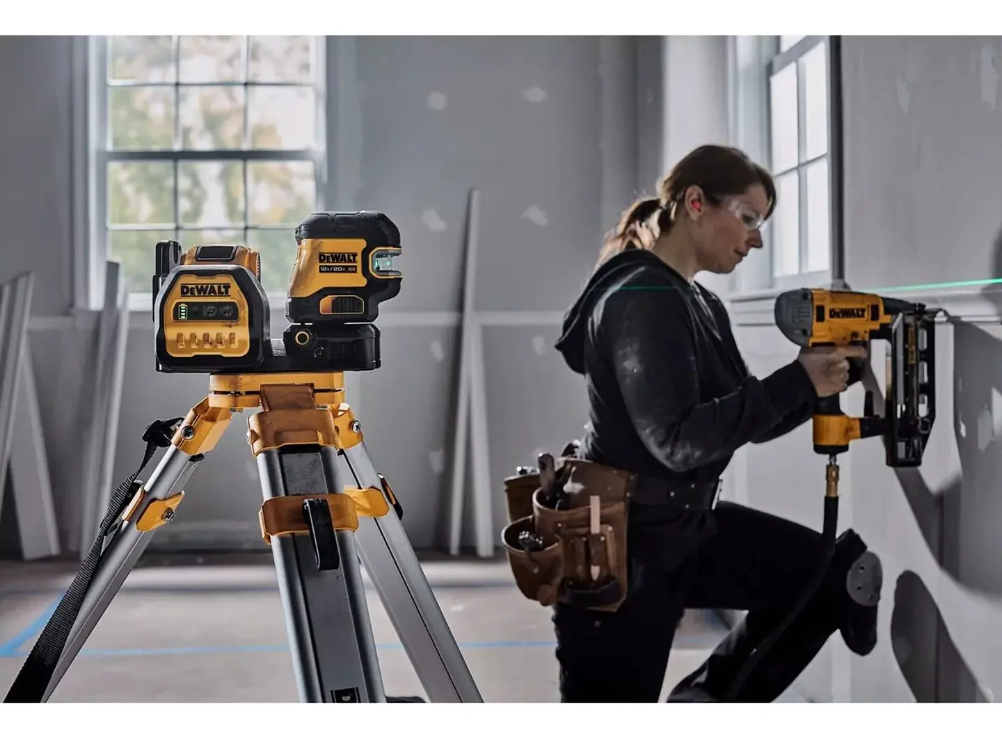 Láser Verde De Línea Cruzada 20v Max Dewalt Dcle34220gb 3