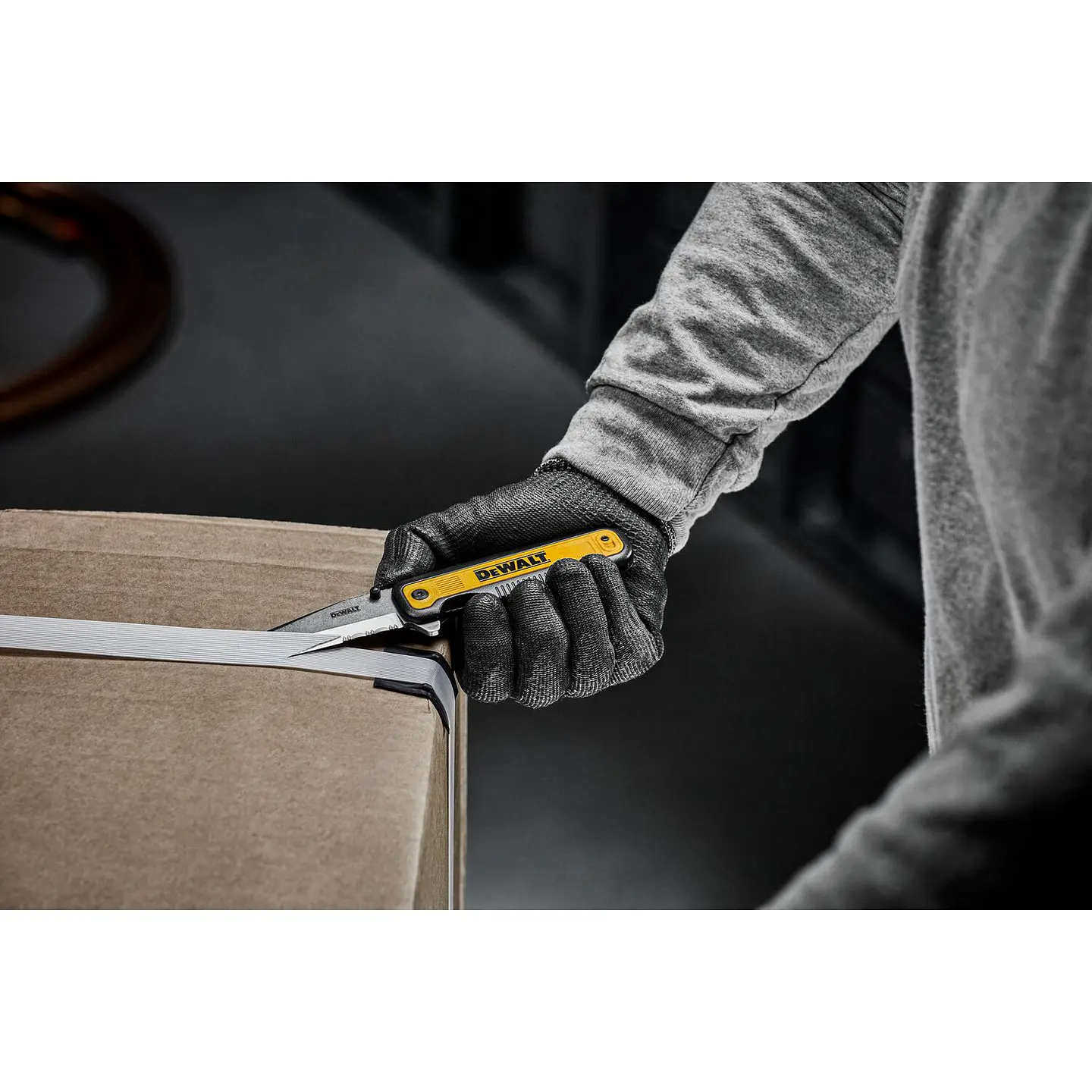 Cuchillo Plegable Con Dientes de Sierra DEWALT DWHT10994 7
